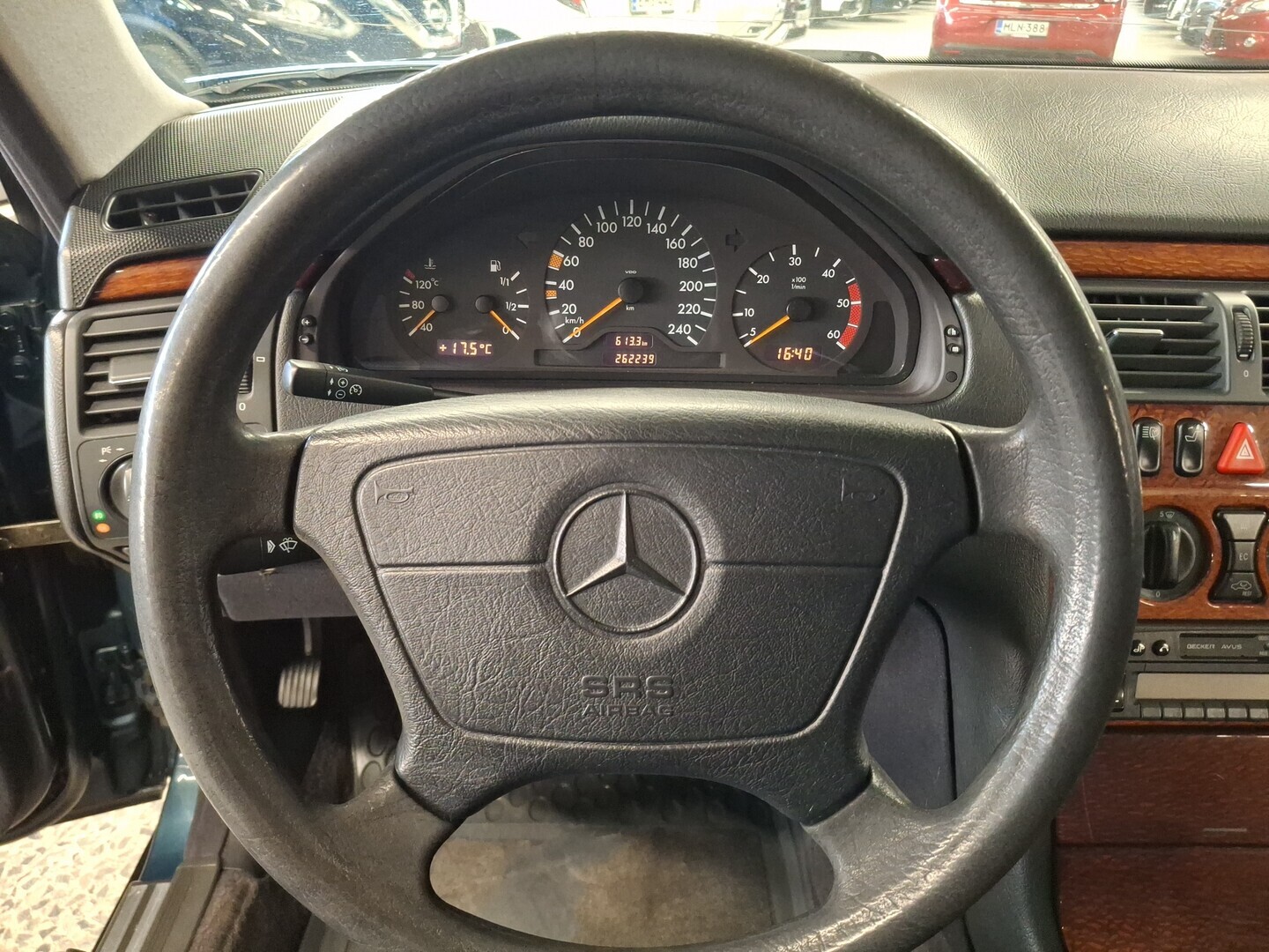 MERCEDES-BENZ E 1999