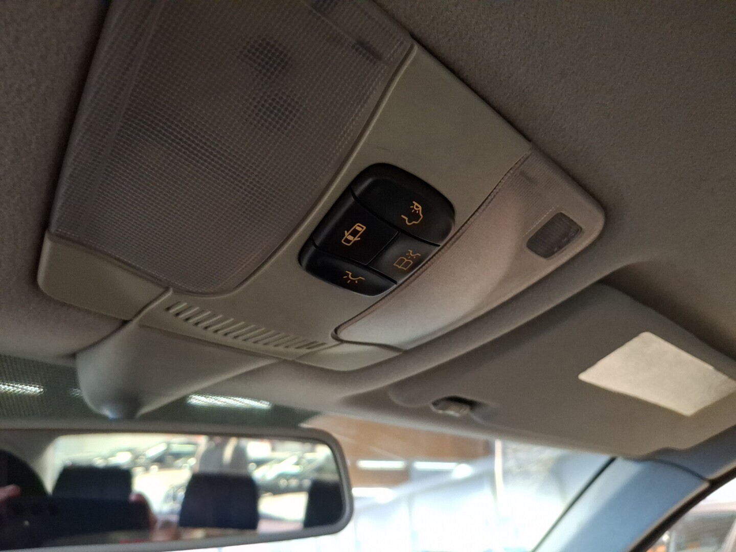 MERCEDES-BENZ E 1999