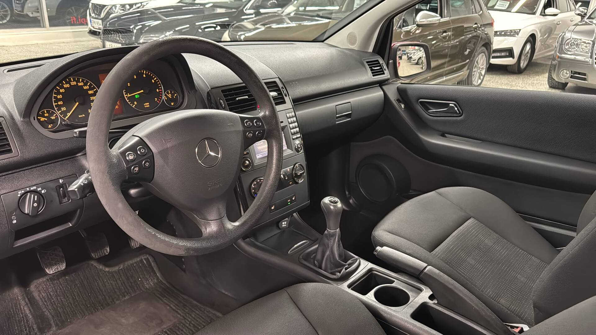 MERCEDES-BENZ A 2010