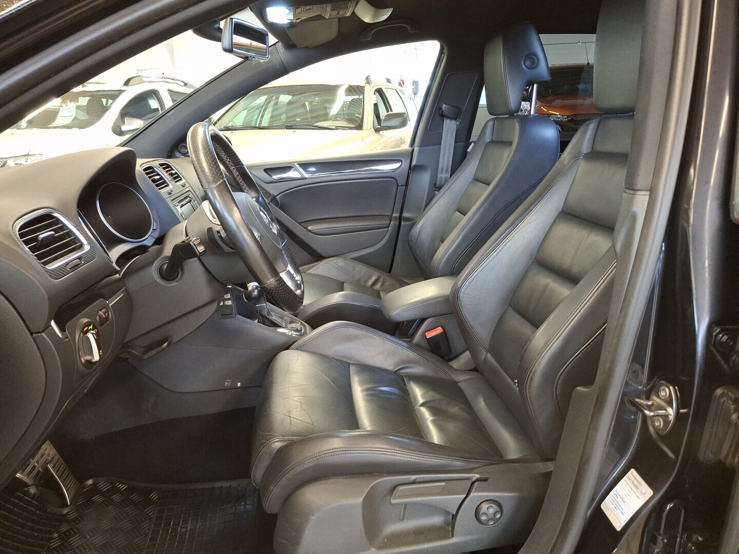 VOLKSWAGEN Golf 2010