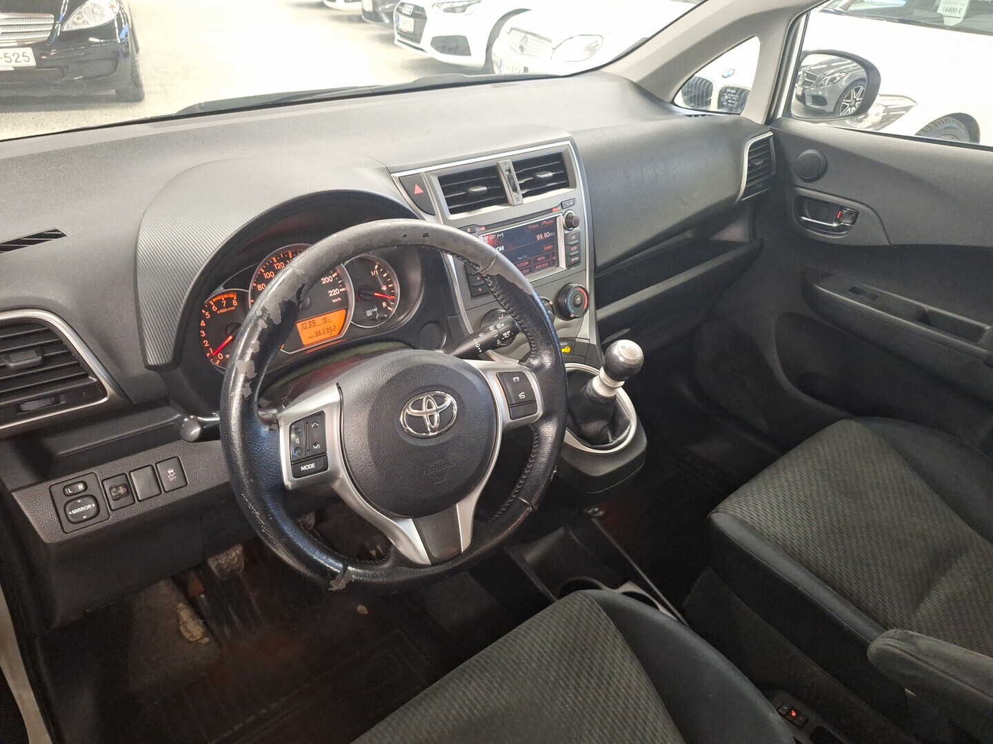 TOYOTA Verso-S 2011
