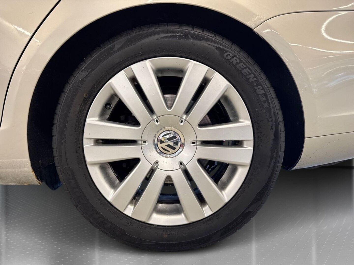 VOLKSWAGEN Golf 2012