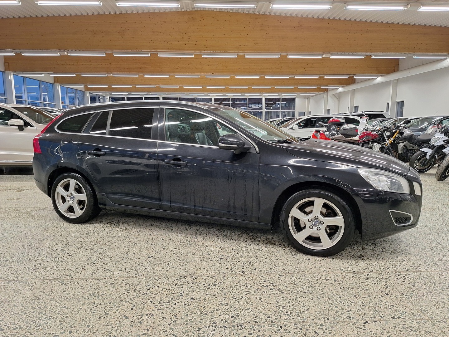 VOLVO V60 2011