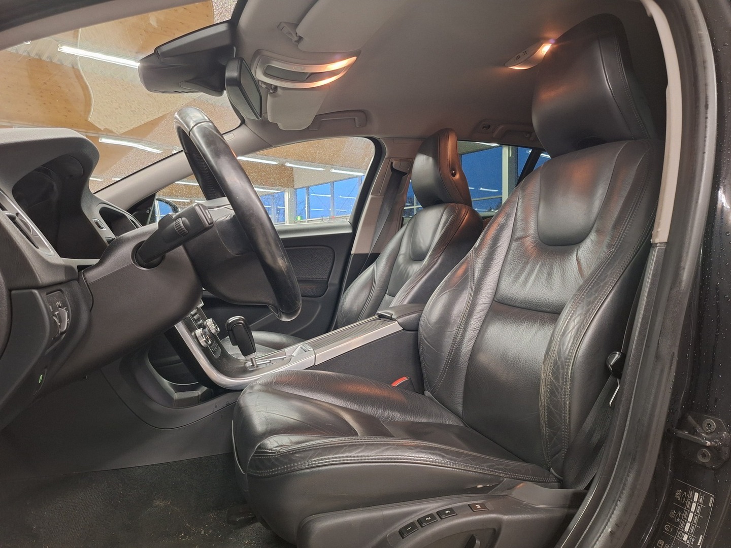 VOLVO V60 2011