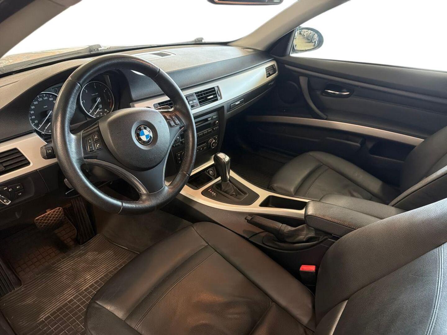 BMW 320 2009