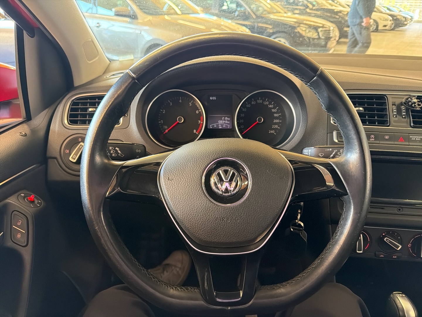 VOLKSWAGEN Polo 2014