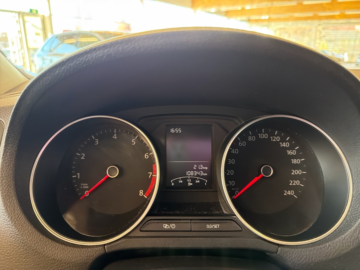 VOLKSWAGEN Polo 2014