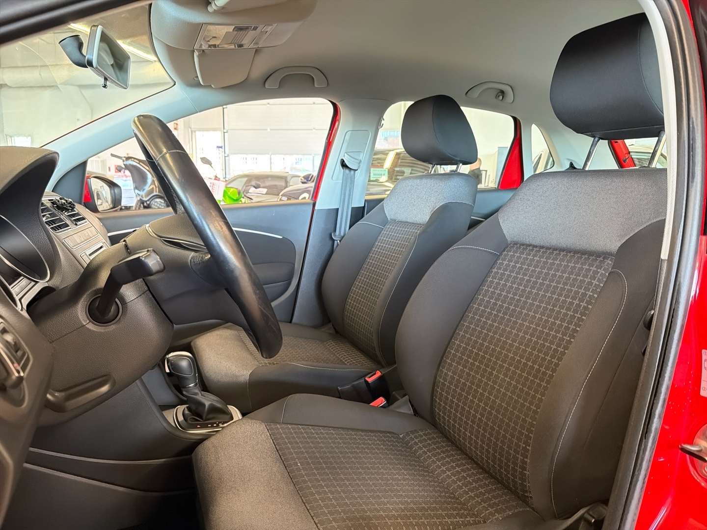 VOLKSWAGEN Polo 2014