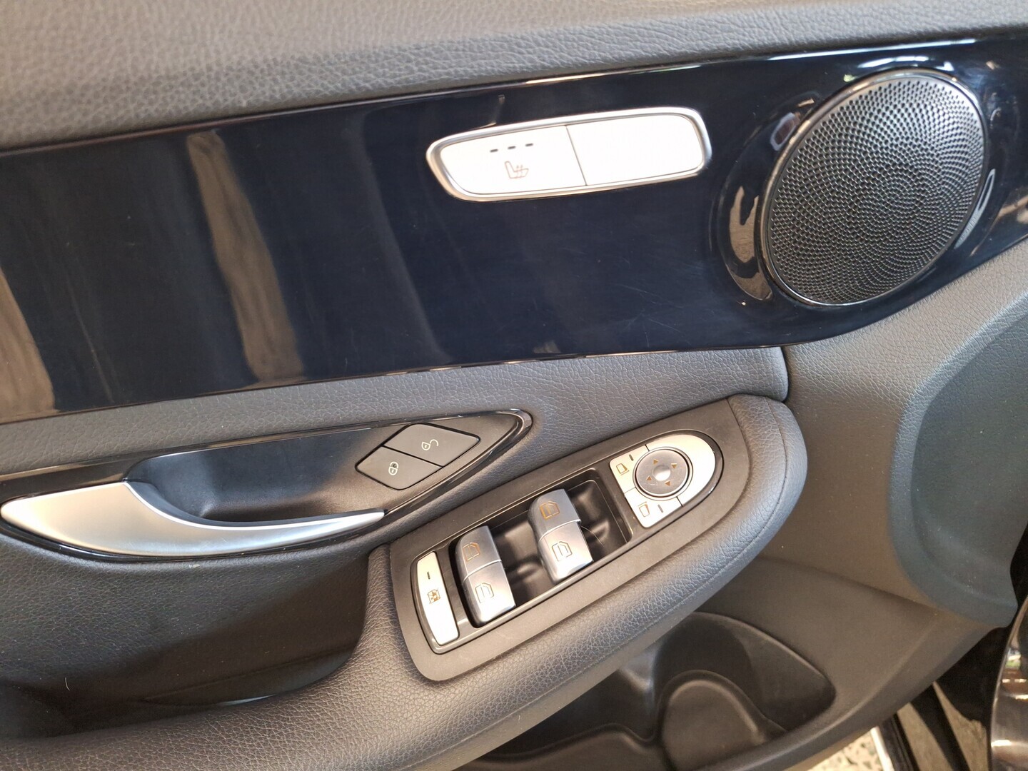 MERCEDES-BENZ C 2015