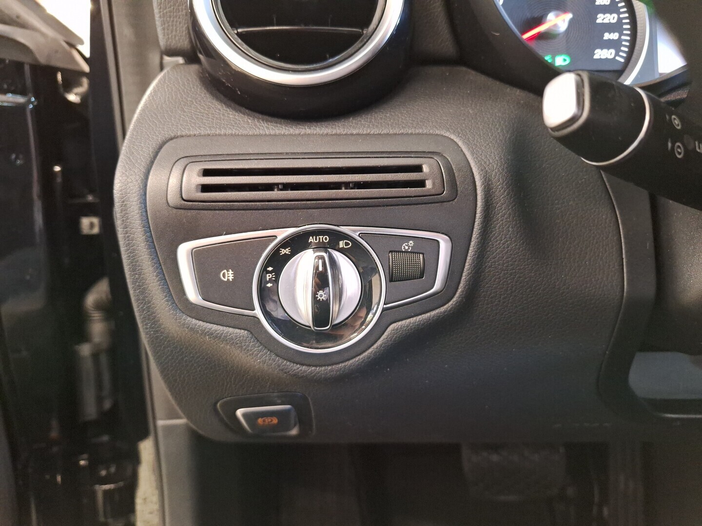 MERCEDES-BENZ C 2015