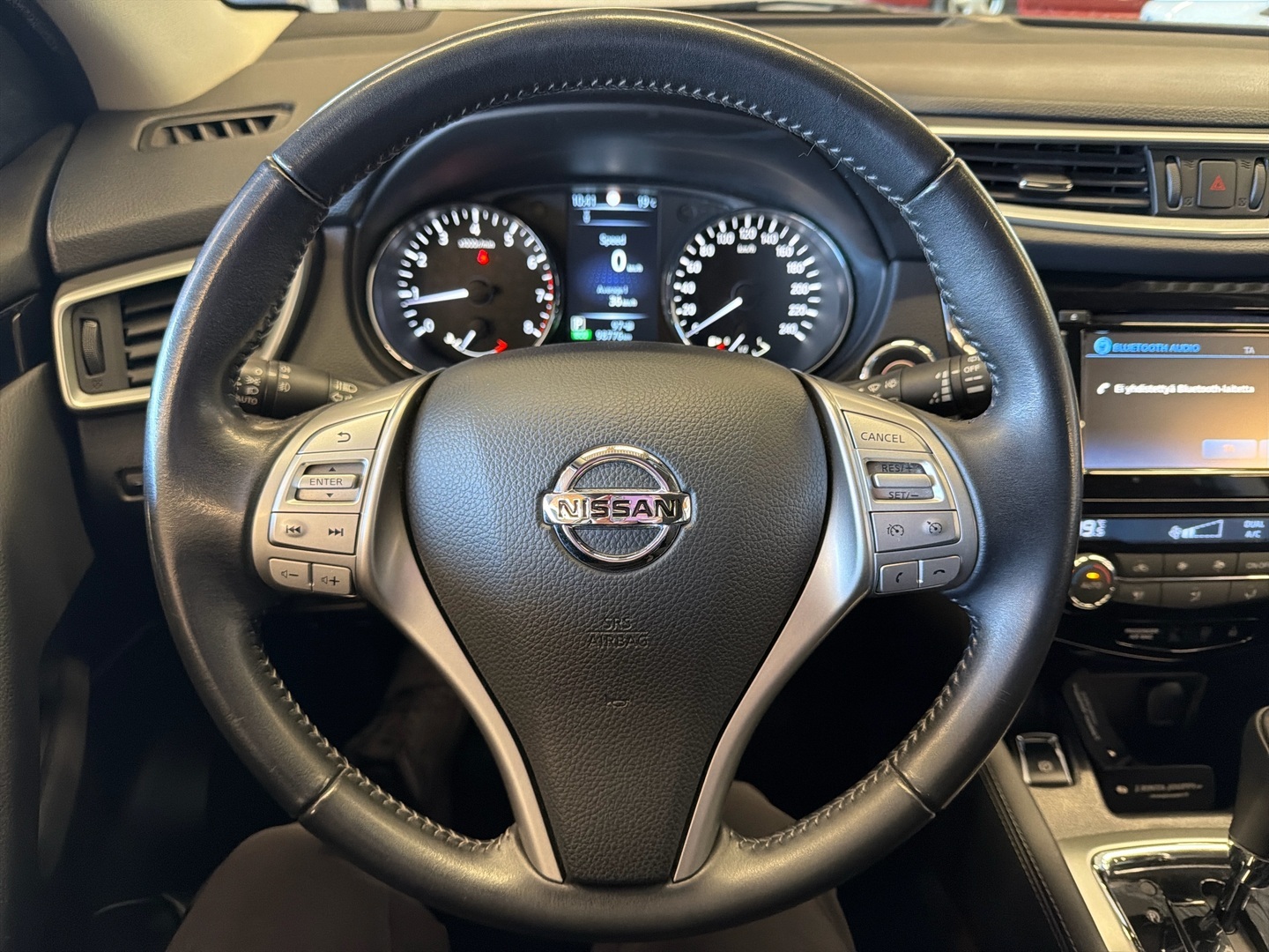 NISSAN Qashqai 2017
