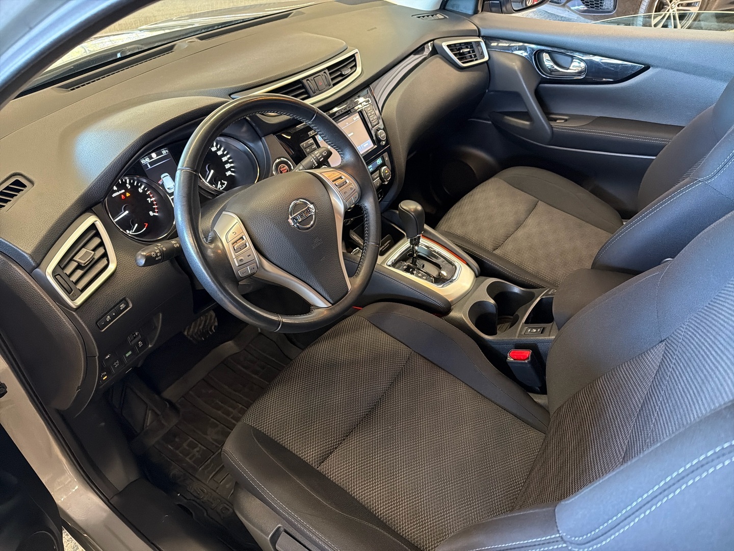 NISSAN Qashqai 2017