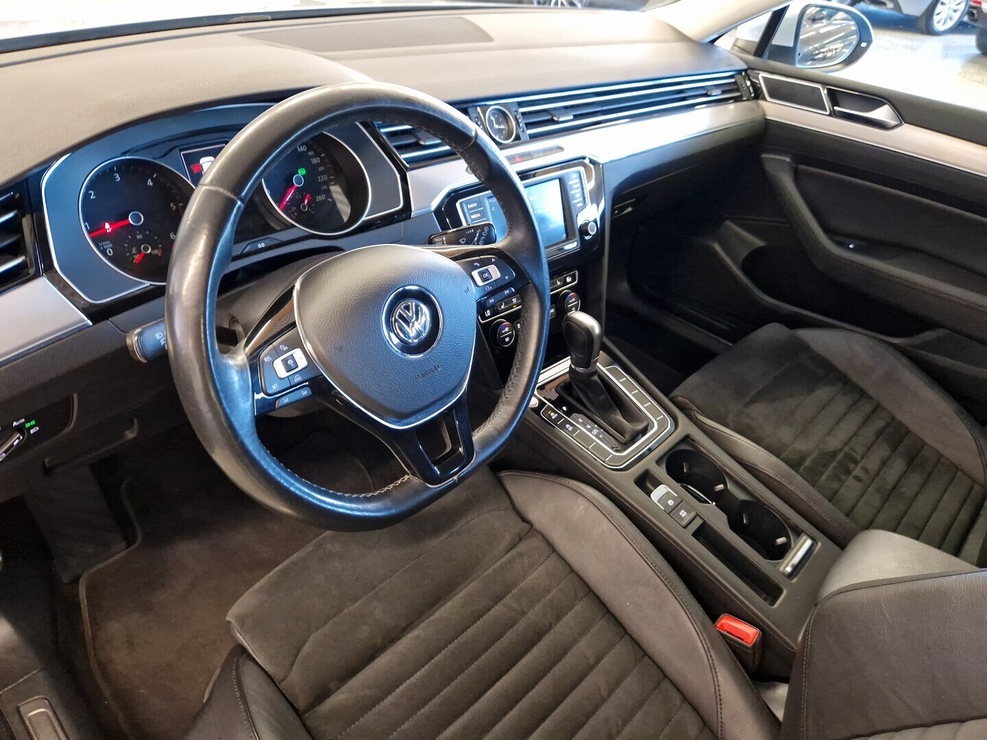 VOLKSWAGEN Passat 2018