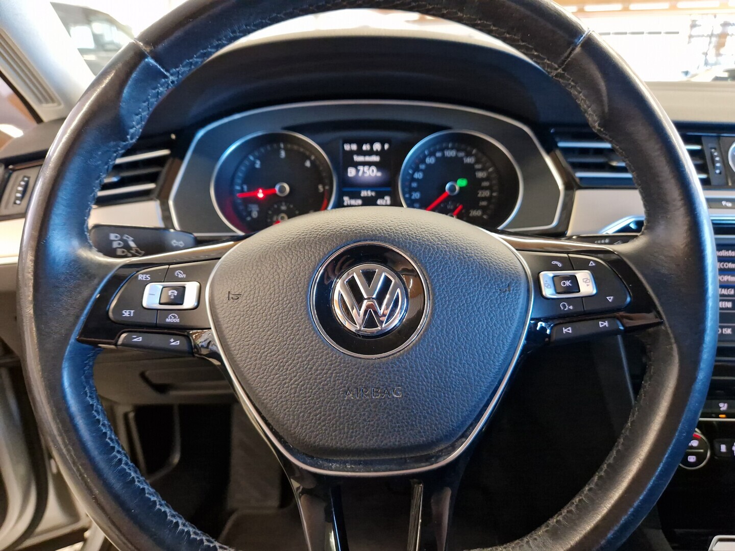 VOLKSWAGEN Passat 2018