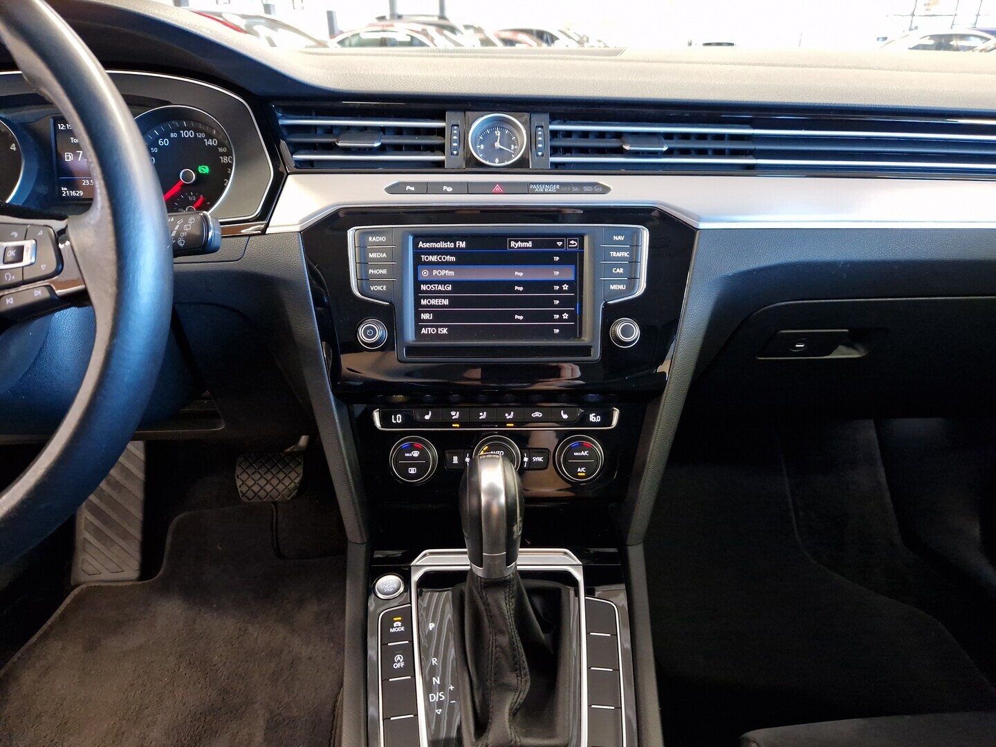 VOLKSWAGEN Passat 2018