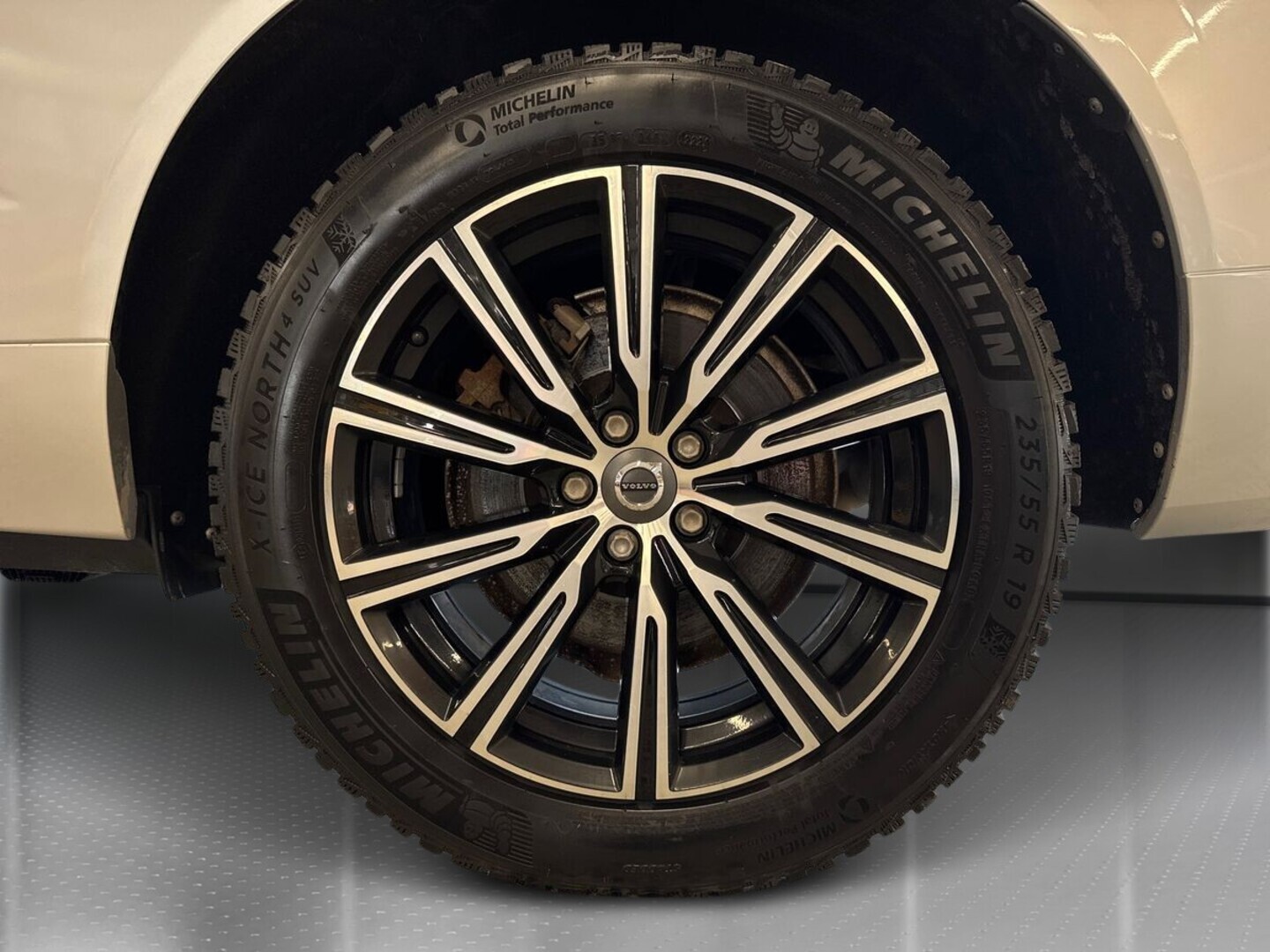 VOLVO XC60 2018