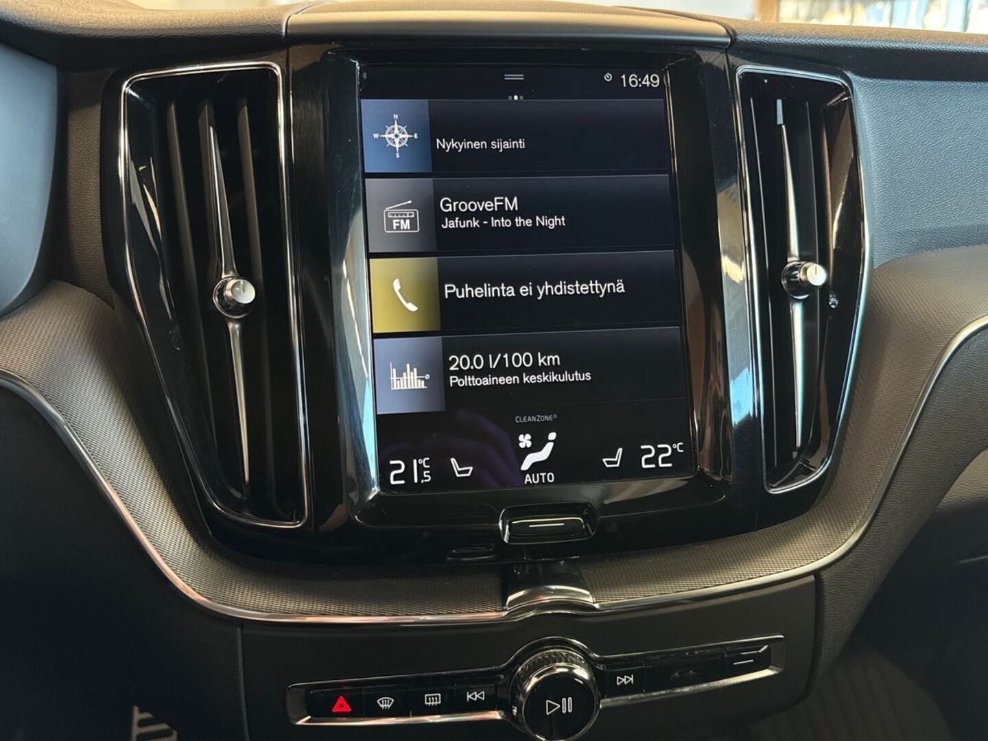VOLVO XC60 2018