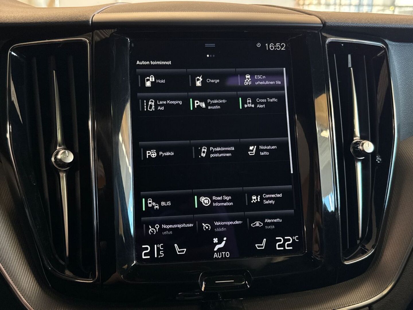 VOLVO XC60 2018