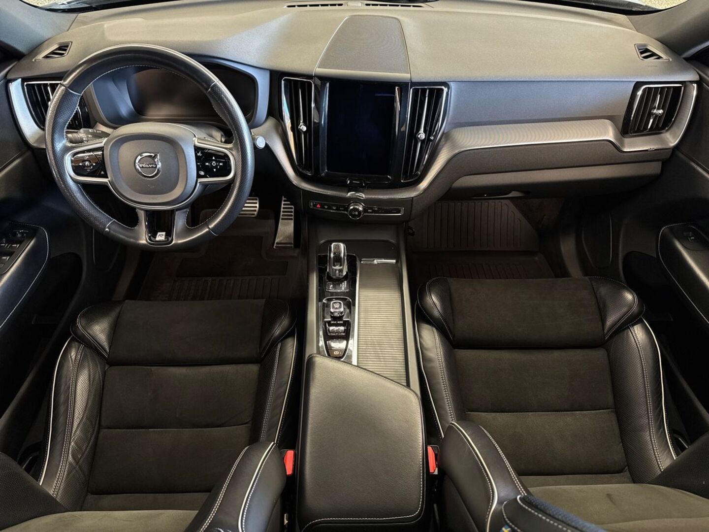 VOLVO XC60 2018