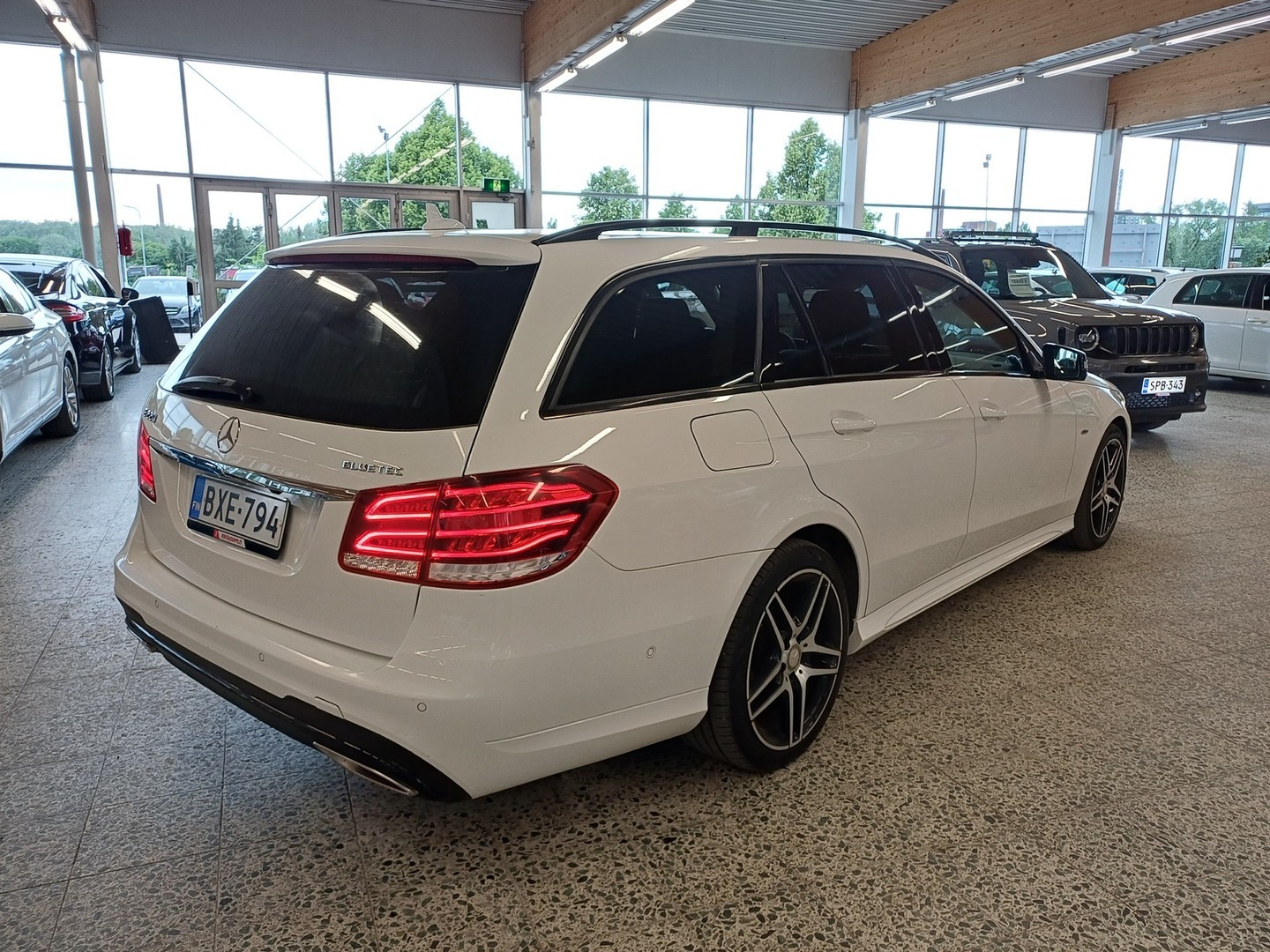 MERCEDES-BENZ E 2016