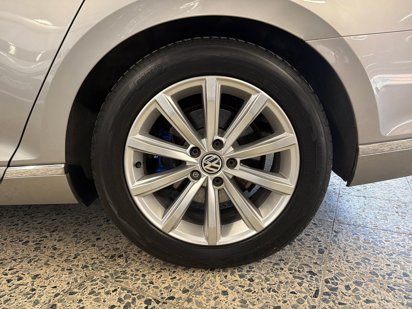 VOLKSWAGEN Passat 2016