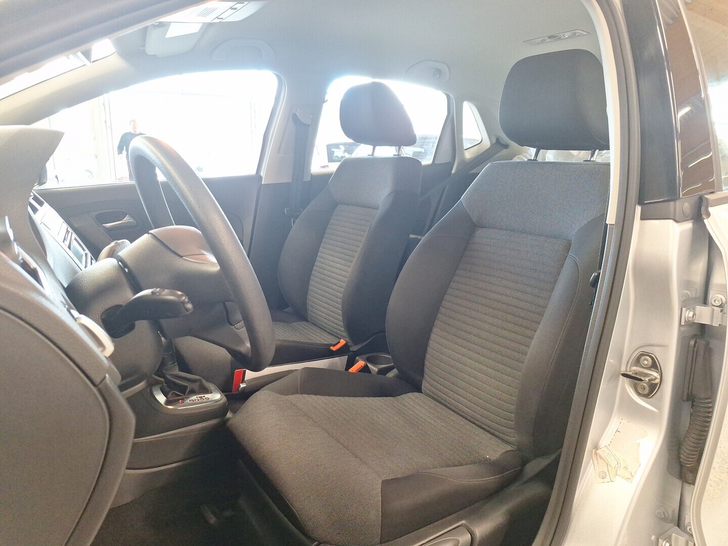 VOLKSWAGEN Polo 2011