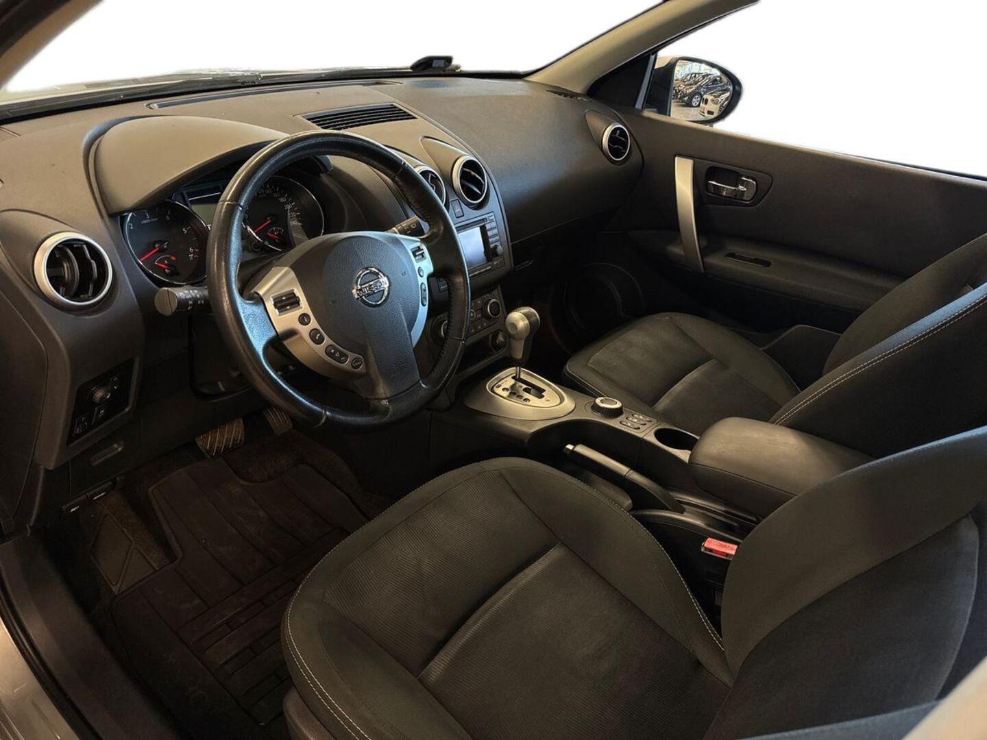 NISSAN Qashqai+2 7