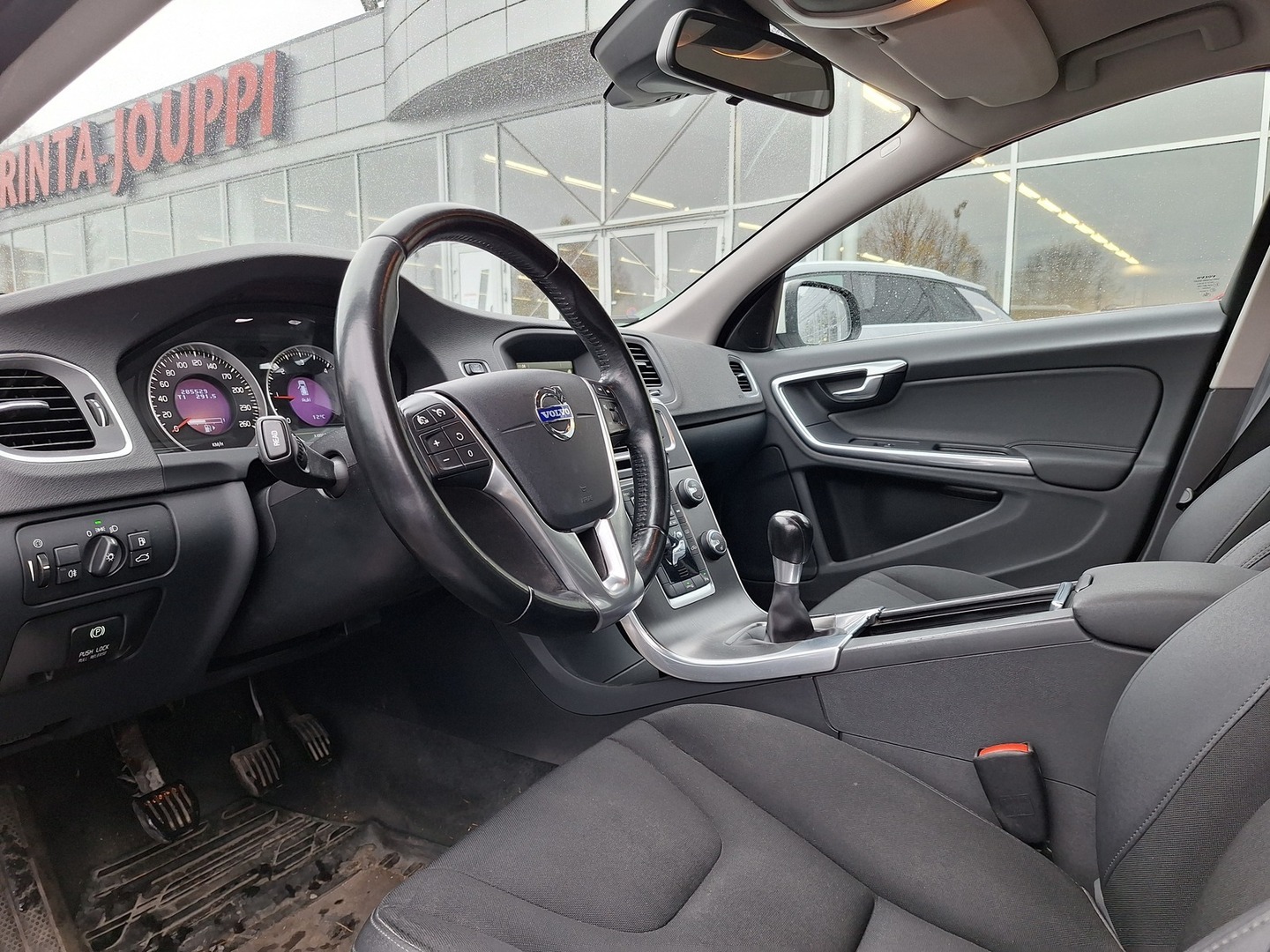VOLVO V60 2011
