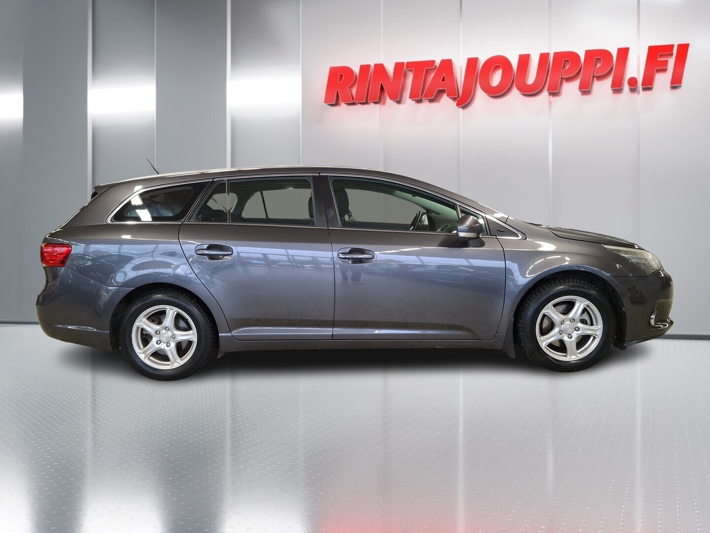 TOYOTA Avensis 2012