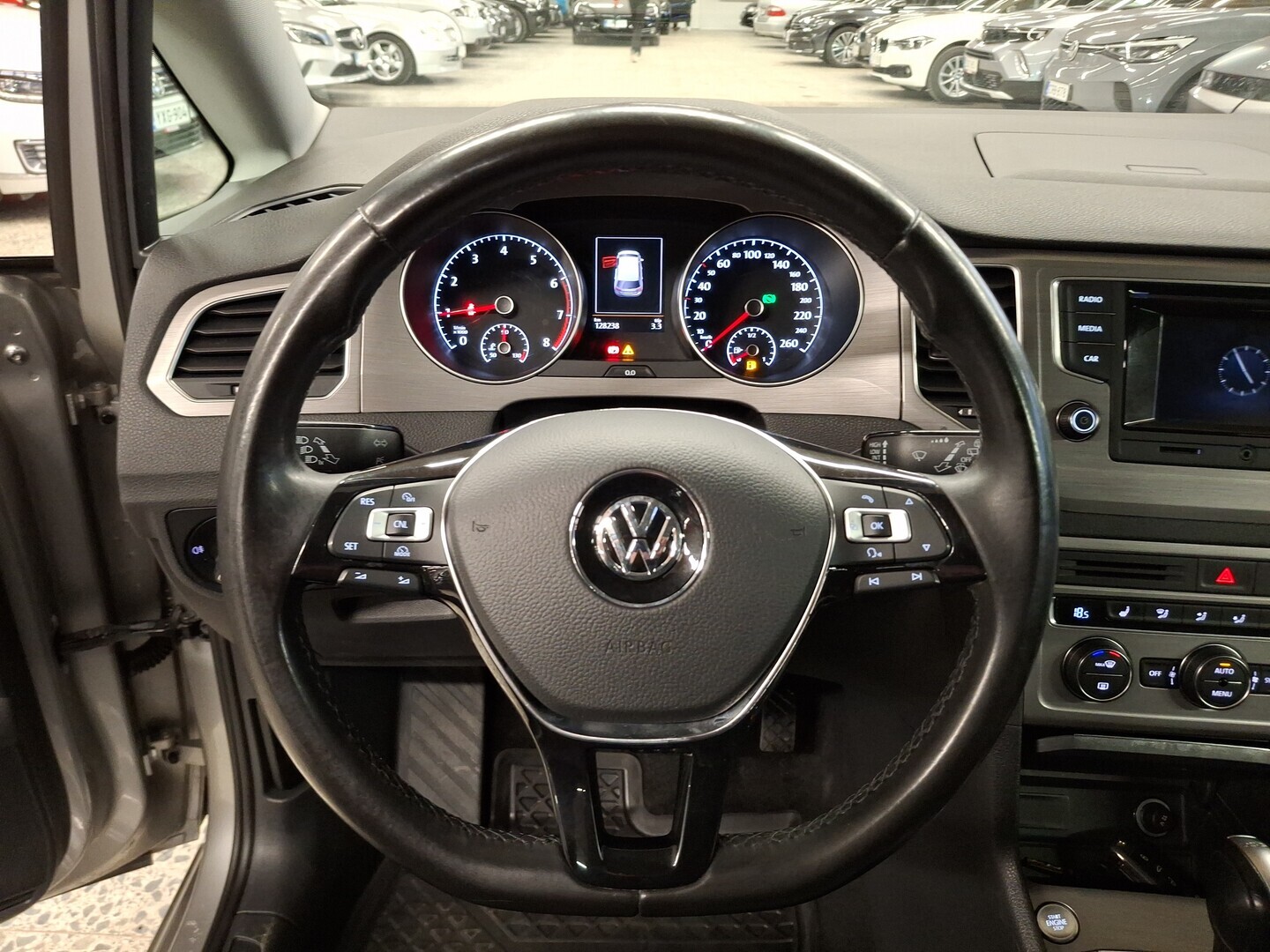 VOLKSWAGEN Golf Sportsvan 2015