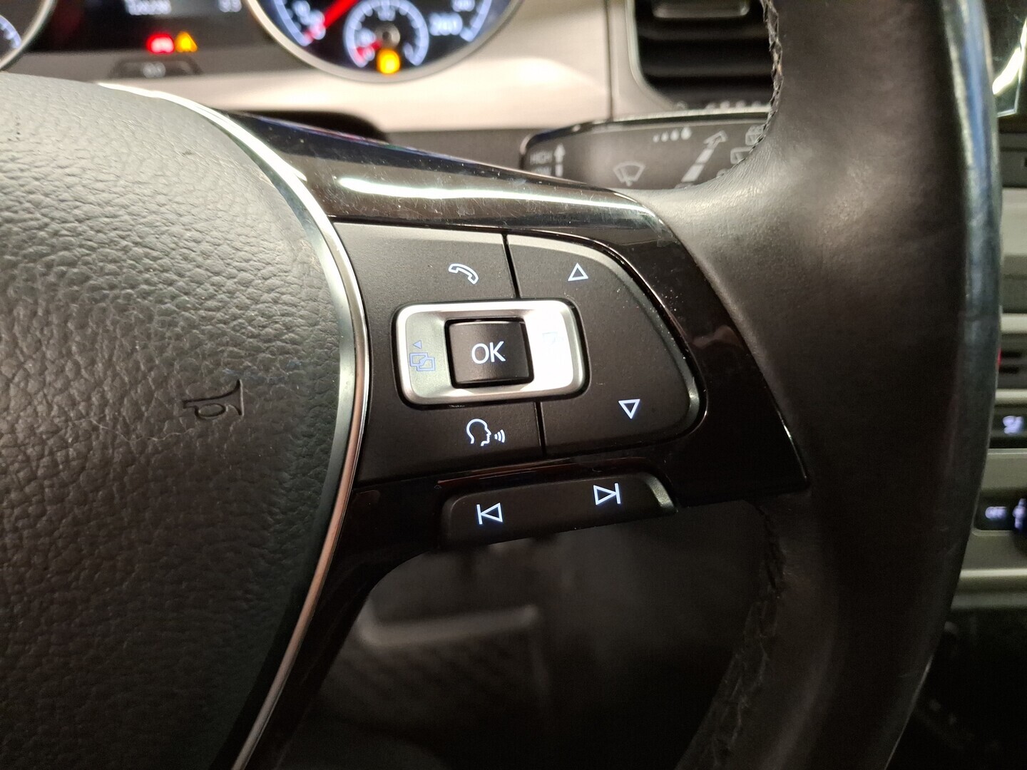 VOLKSWAGEN Golf Sportsvan 2015