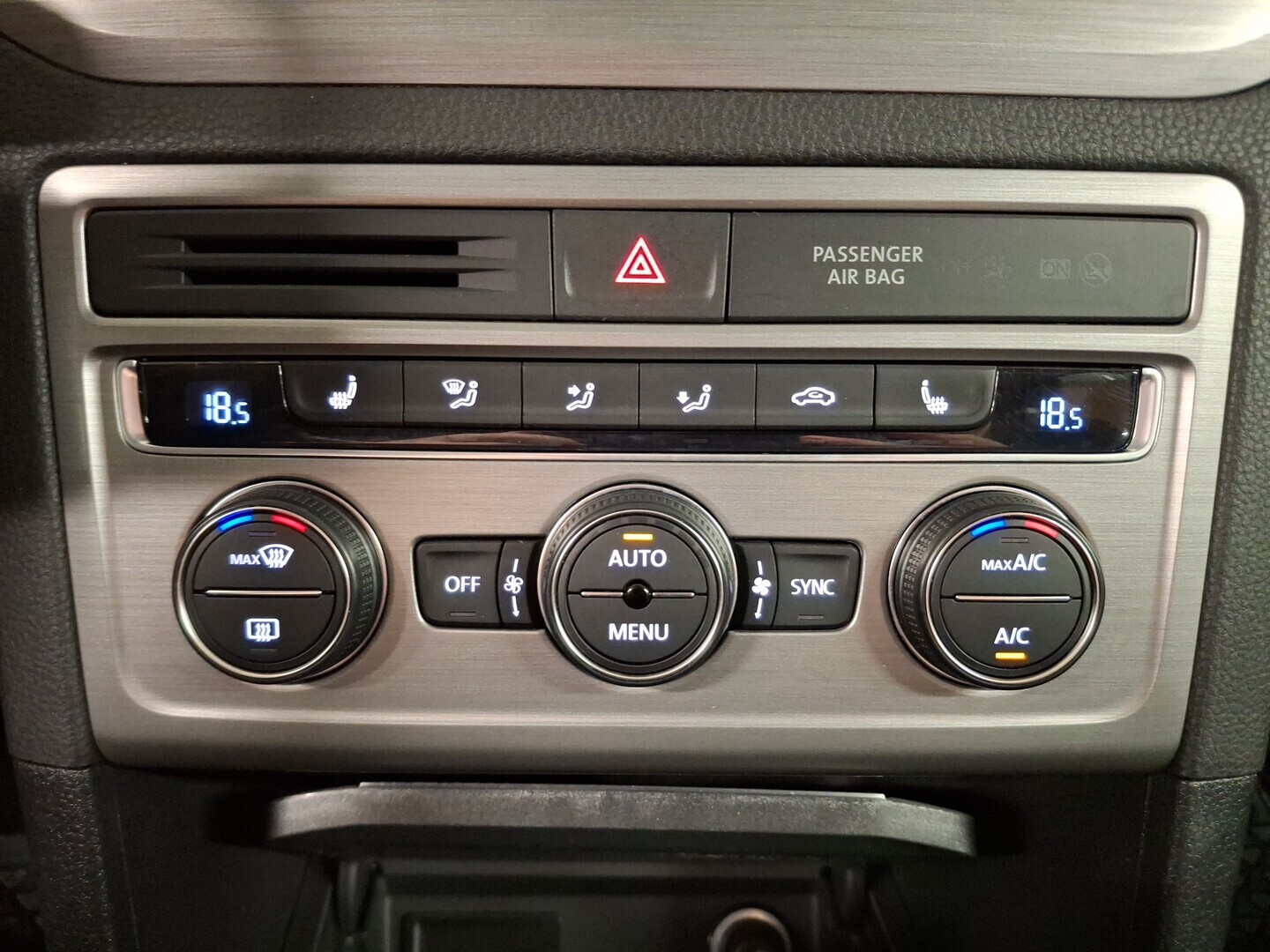 VOLKSWAGEN Golf Sportsvan 2015