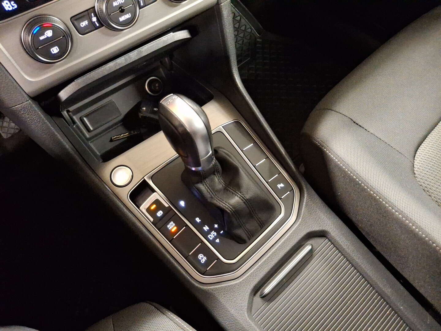 VOLKSWAGEN Golf Sportsvan 2015