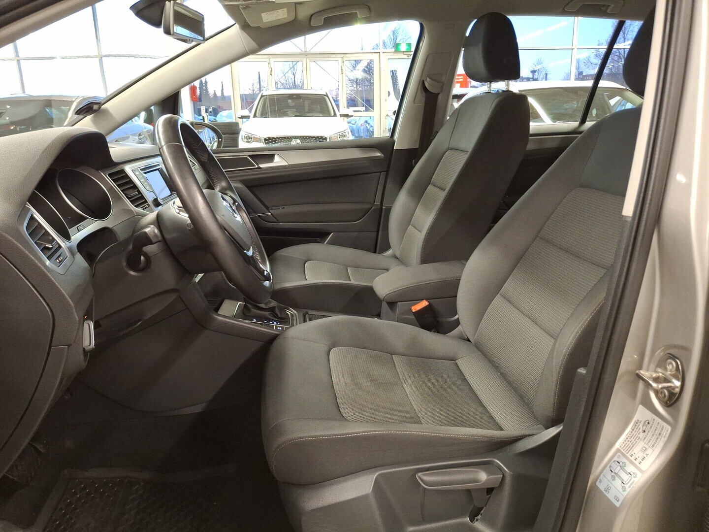 VOLKSWAGEN Golf Sportsvan 2015