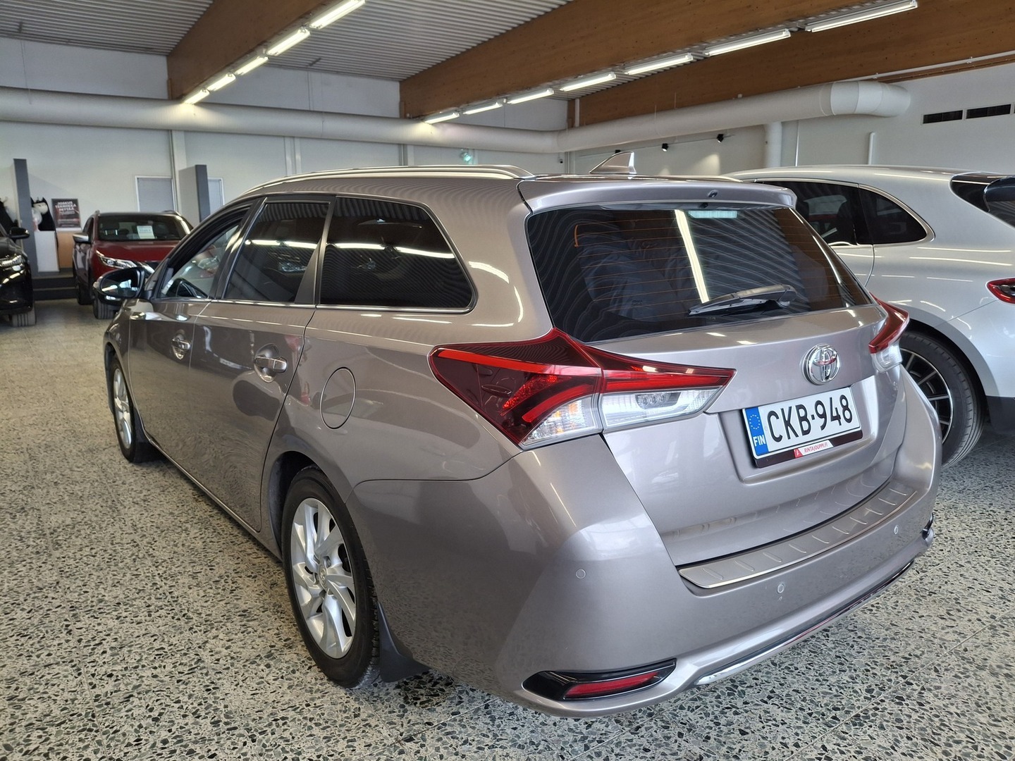TOYOTA Auris 2016