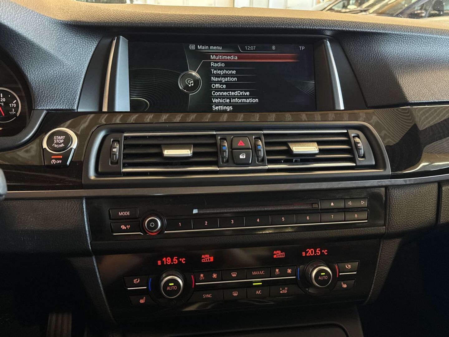 BMW M5 26
