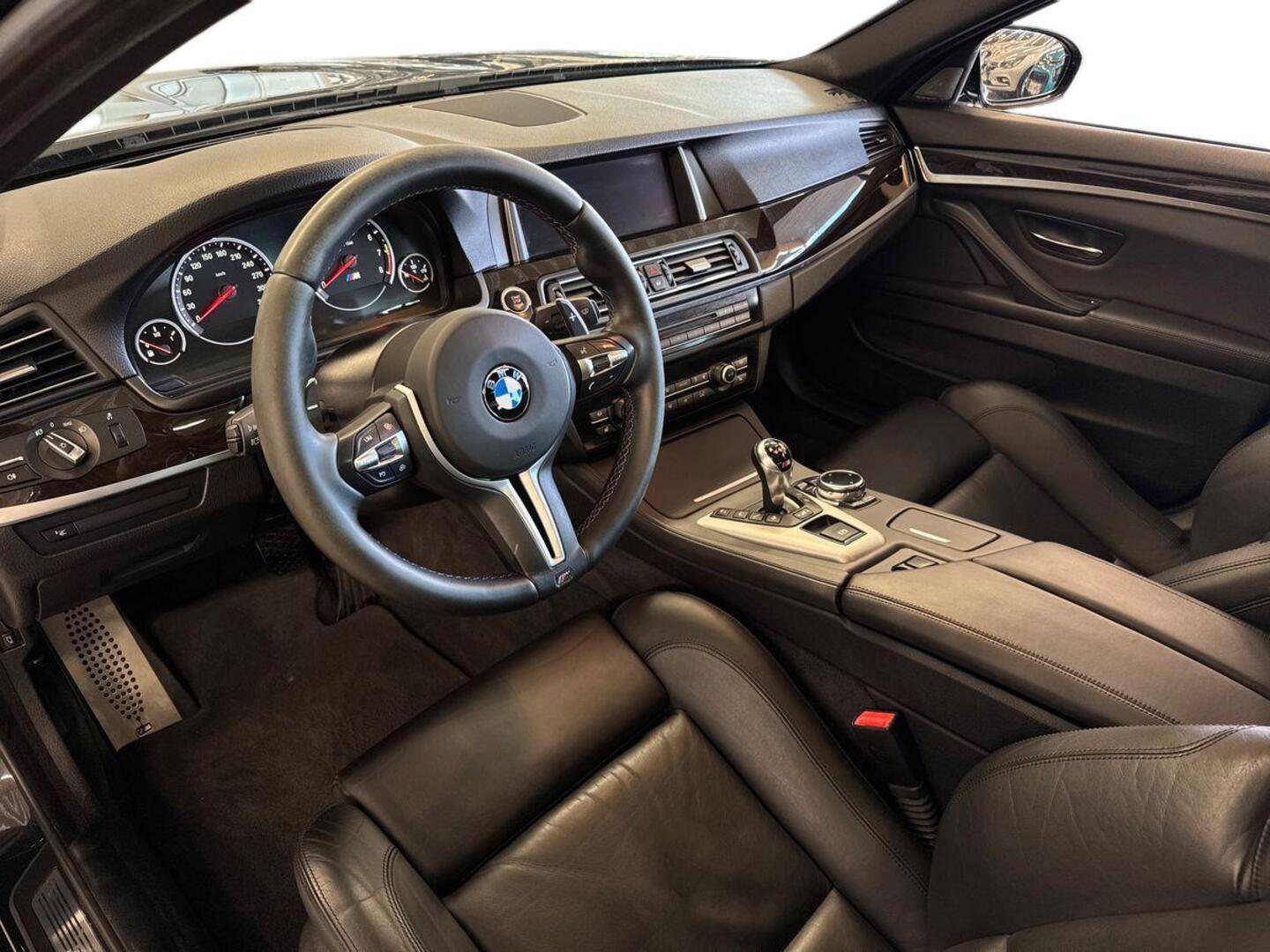 BMW M5 7