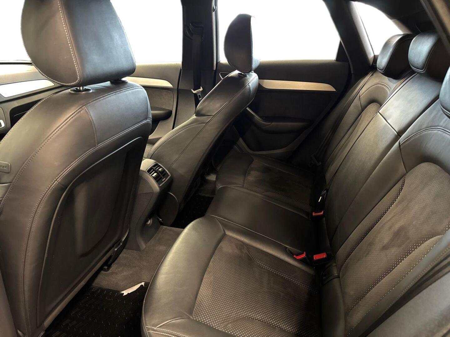 AUDI Q3 2012