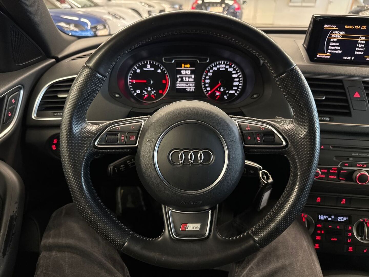 AUDI Q3 2012