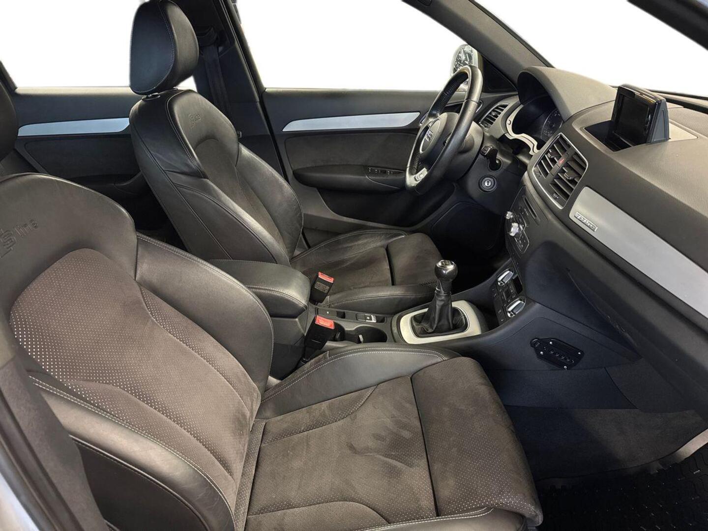 AUDI Q3 2012