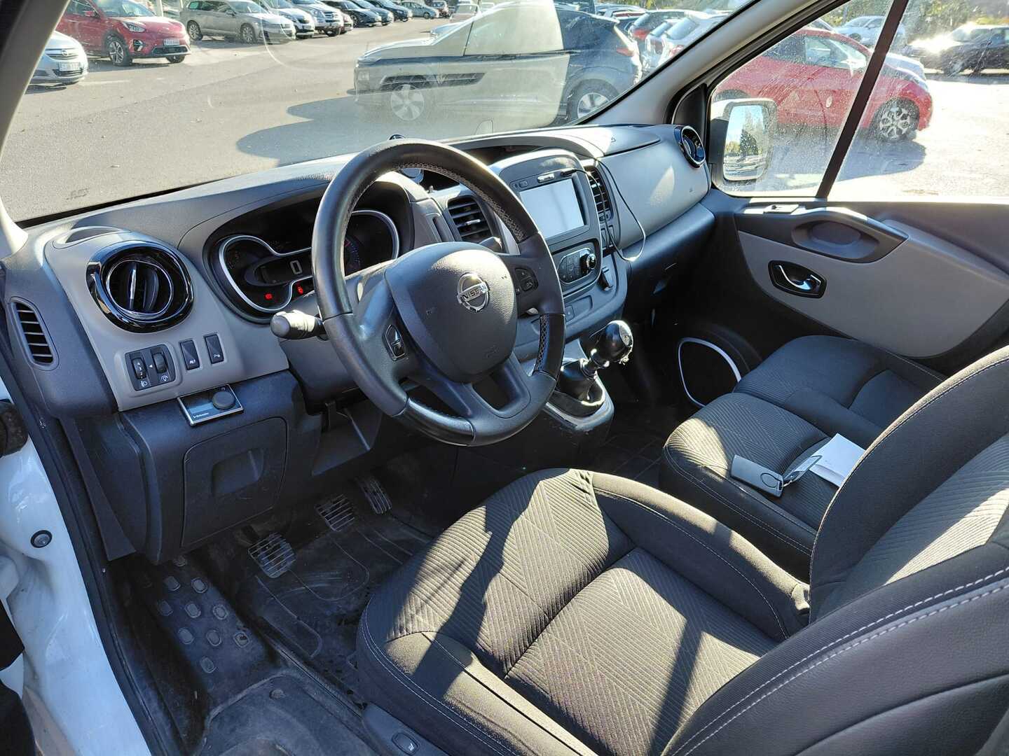 NISSAN NV300 2018