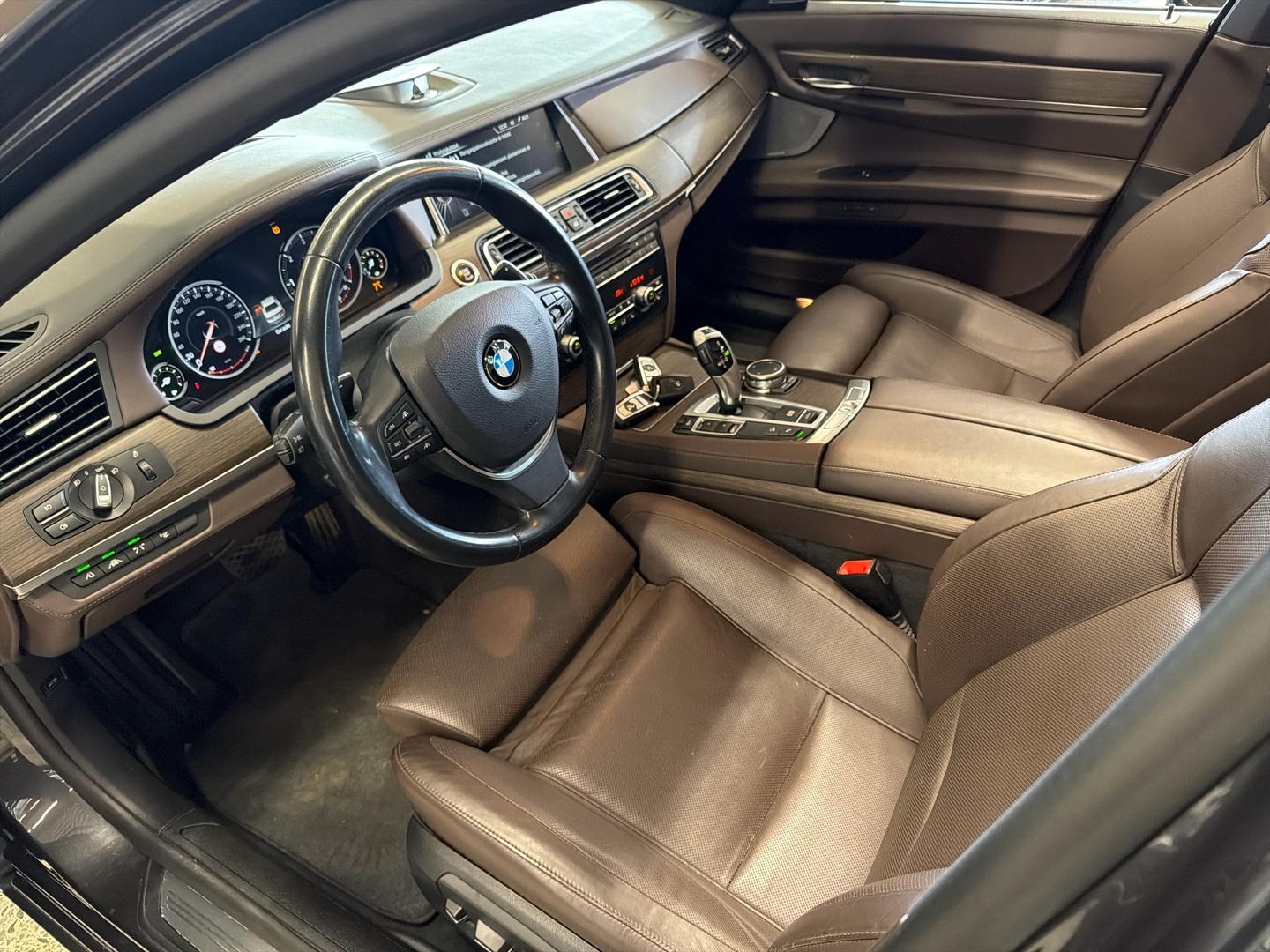 BMW 740 2015