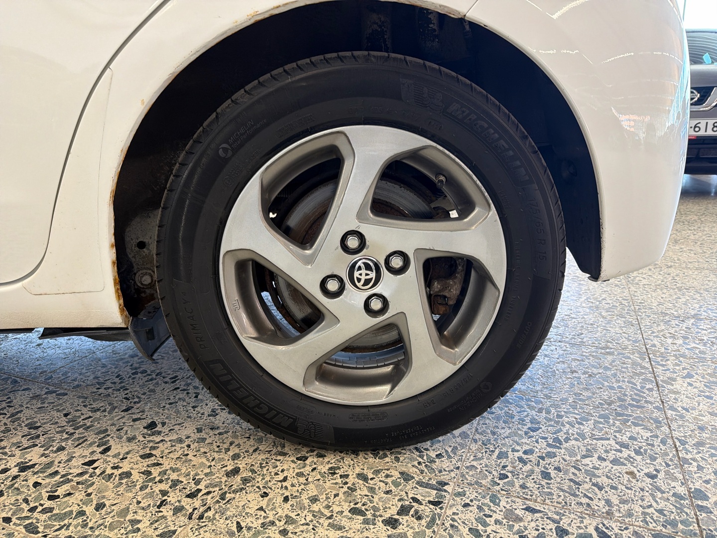 TOYOTA Yaris 2015