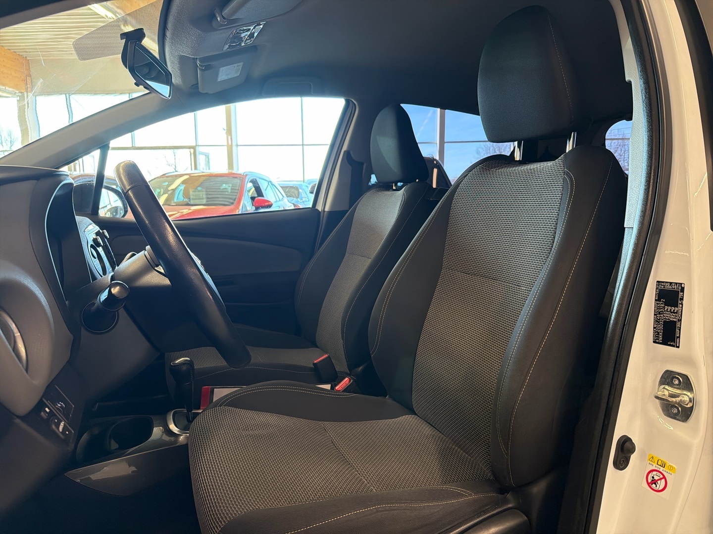 TOYOTA Yaris 2015