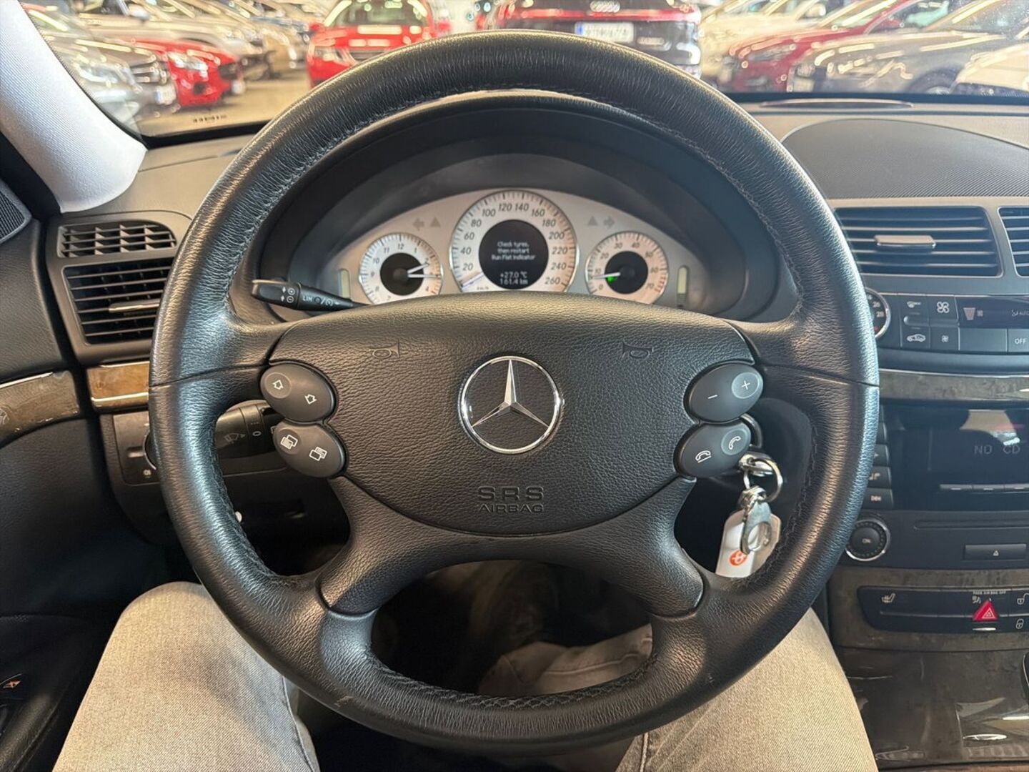 MERCEDES-BENZ E 2009