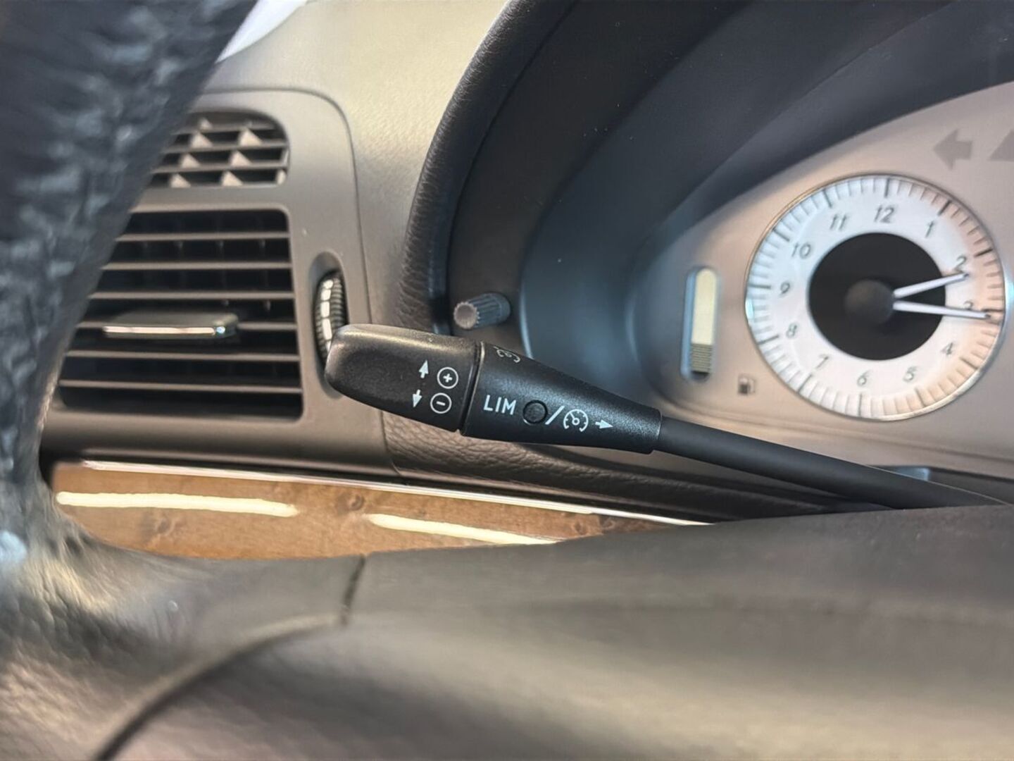 MERCEDES-BENZ E 2009
