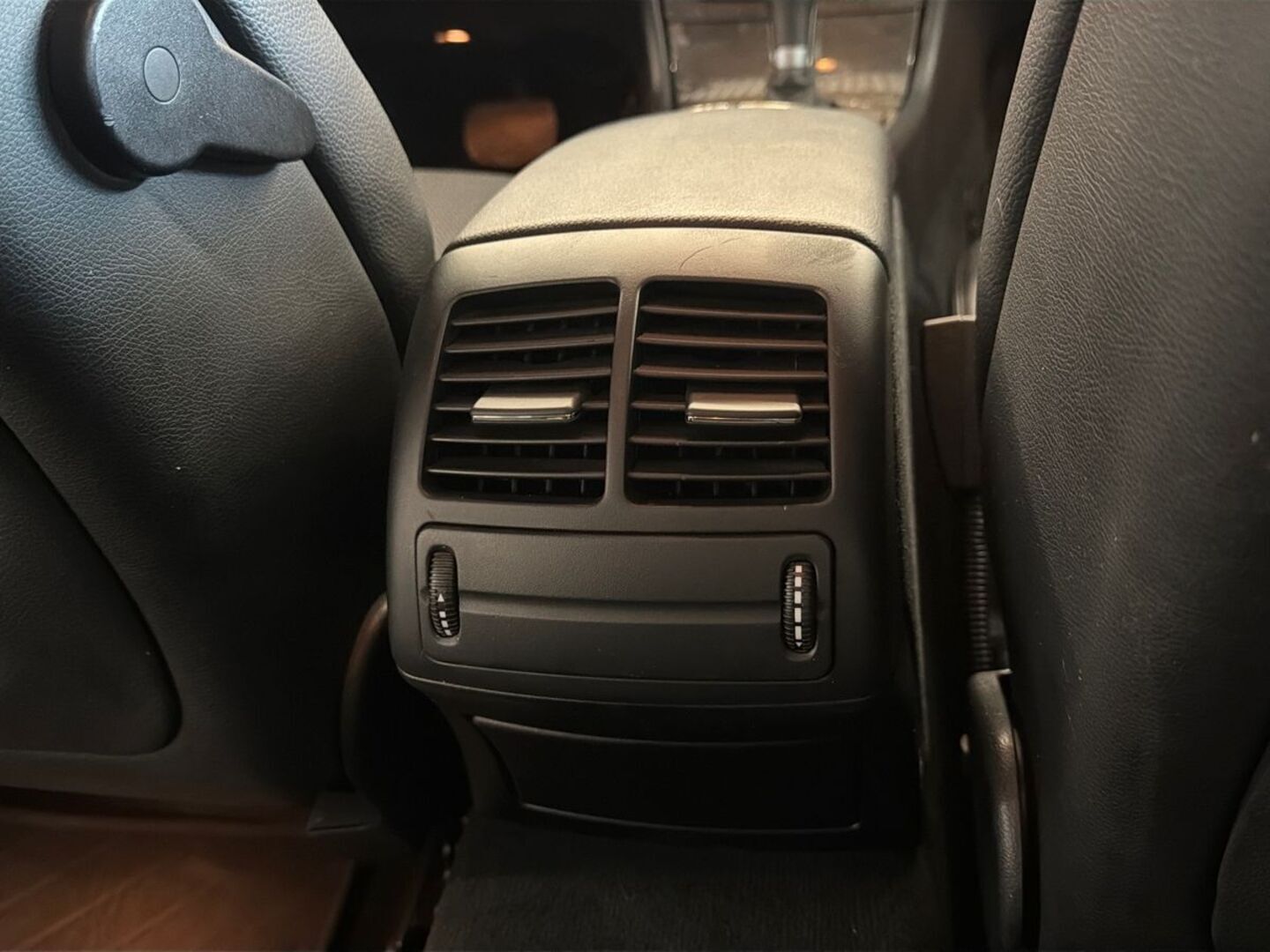 MERCEDES-BENZ E 2009