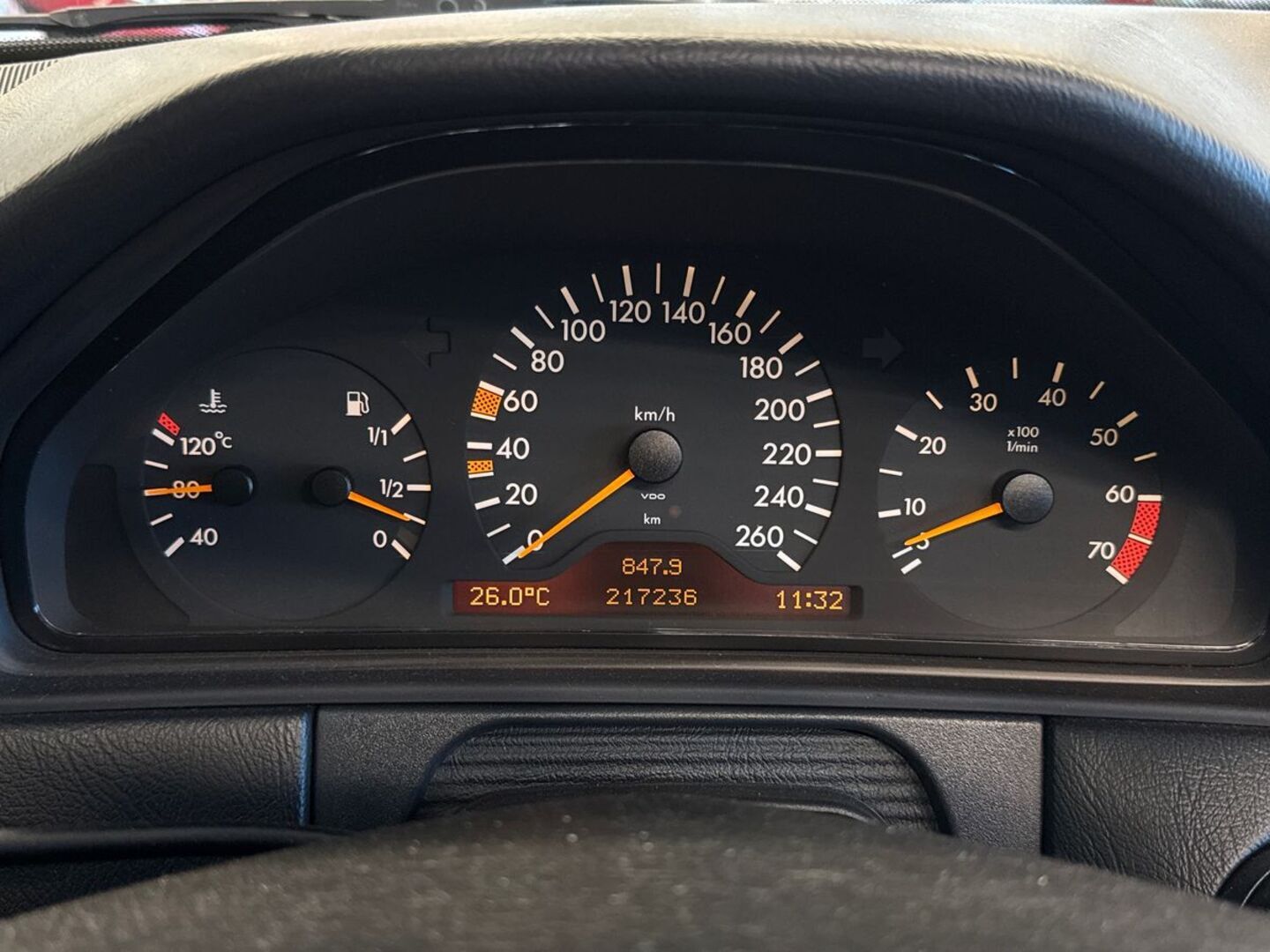 MERCEDES-BENZ E 1997