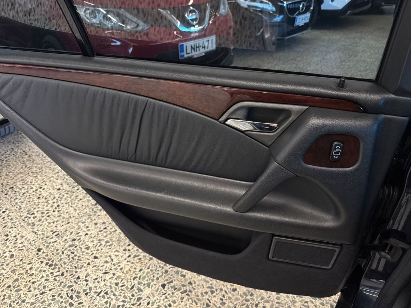 MERCEDES-BENZ E 1997