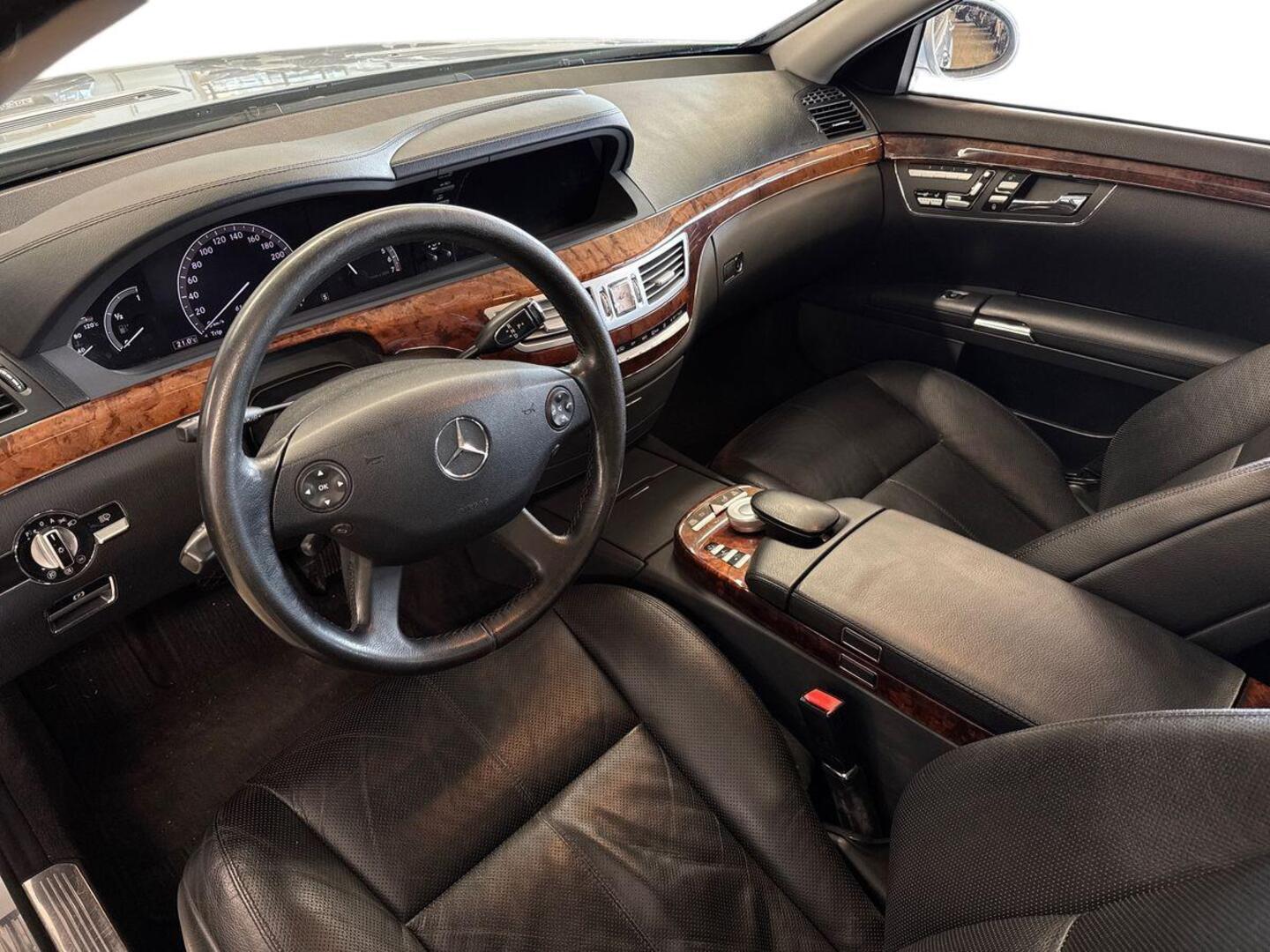 MERCEDES-BENZ S 2007